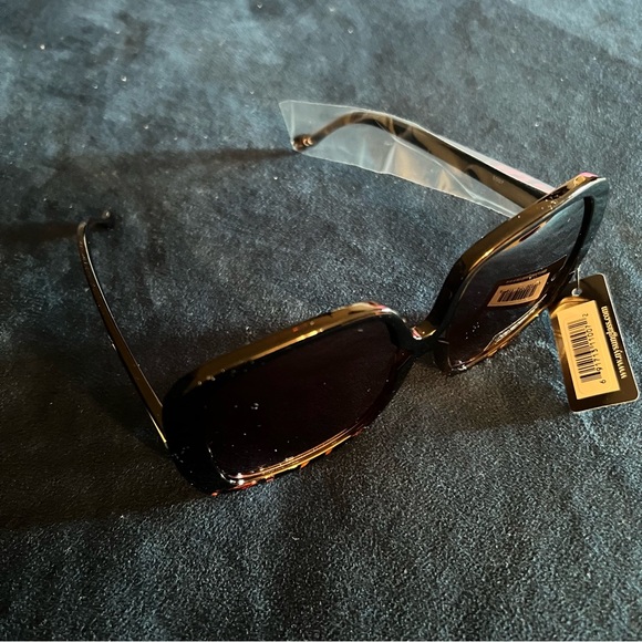 Sunglass Bundle - Picture 2 of 4